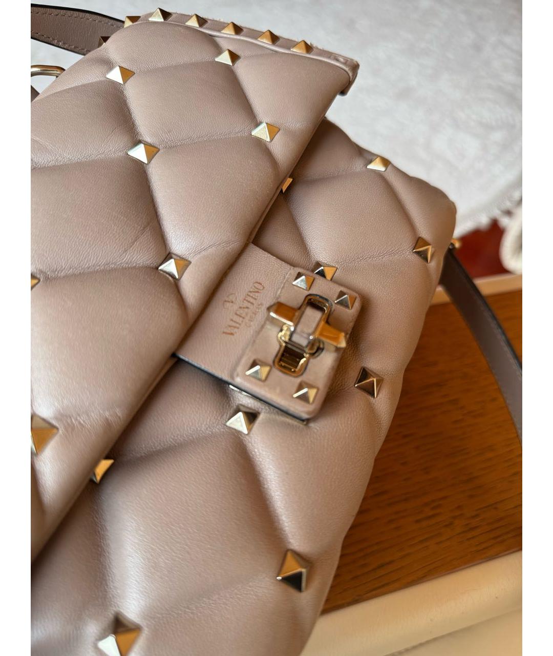 VALENTINO Бежевая кожаная сумка через плечо, фото 4
