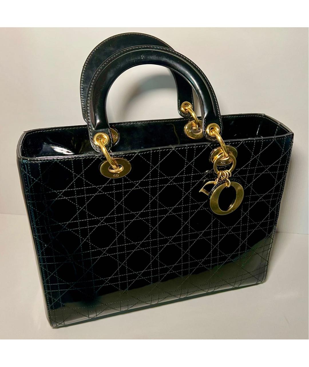 CHRISTIAN DIOR Черная сумка с короткими ручками из лакированной кожи, фото 8