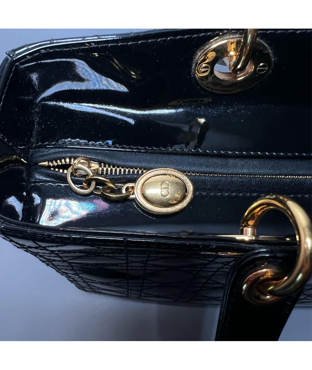 CHRISTIAN DIOR Черная сумка с короткими ручками из лакированной кожи, фото 4