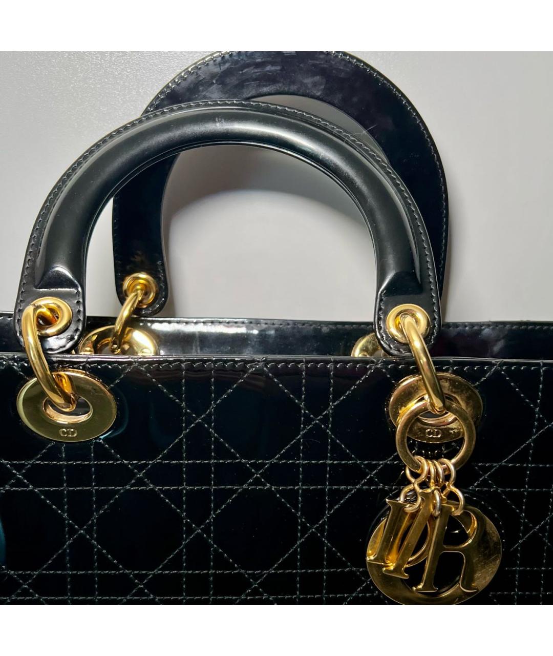 CHRISTIAN DIOR Черная сумка с короткими ручками из лакированной кожи, фото 2