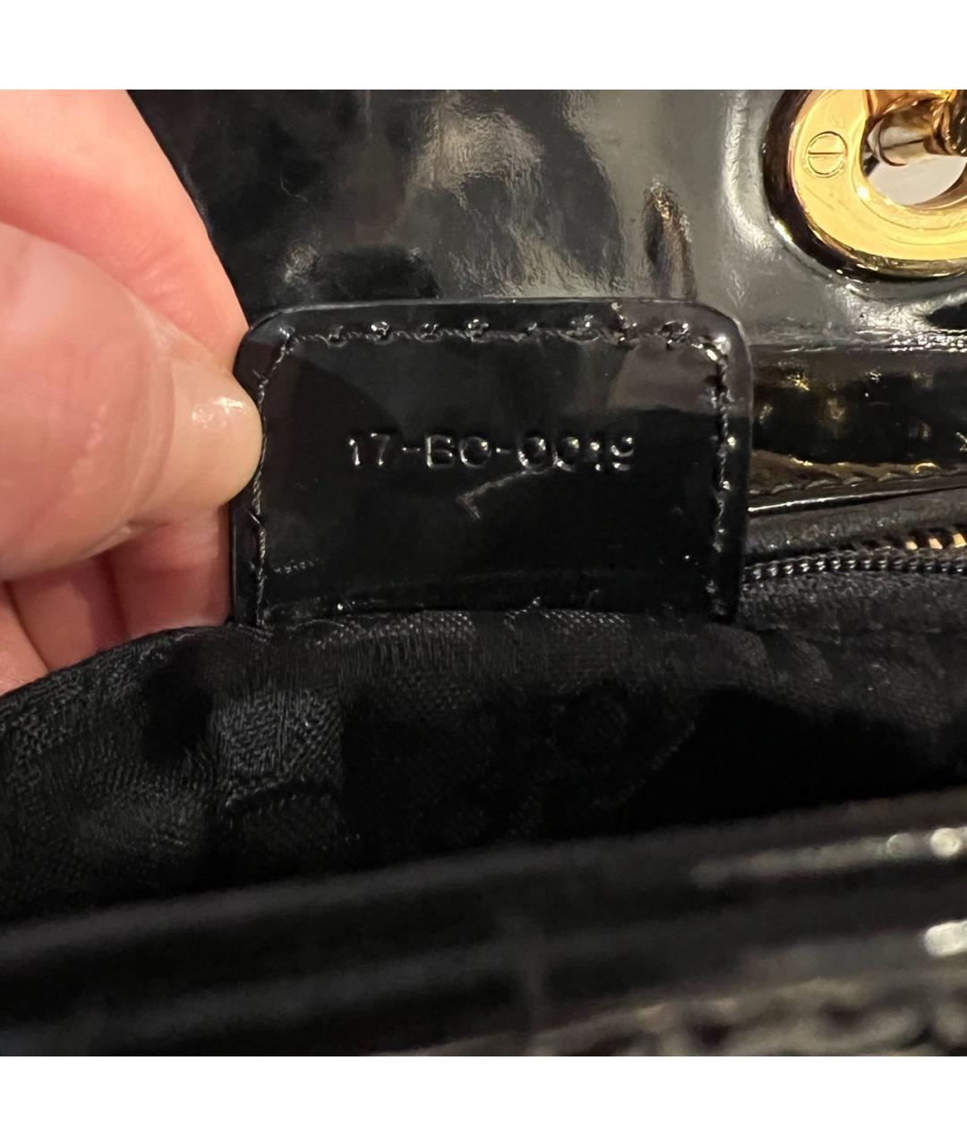 CHRISTIAN DIOR Черная сумка с короткими ручками из лакированной кожи, фото 7