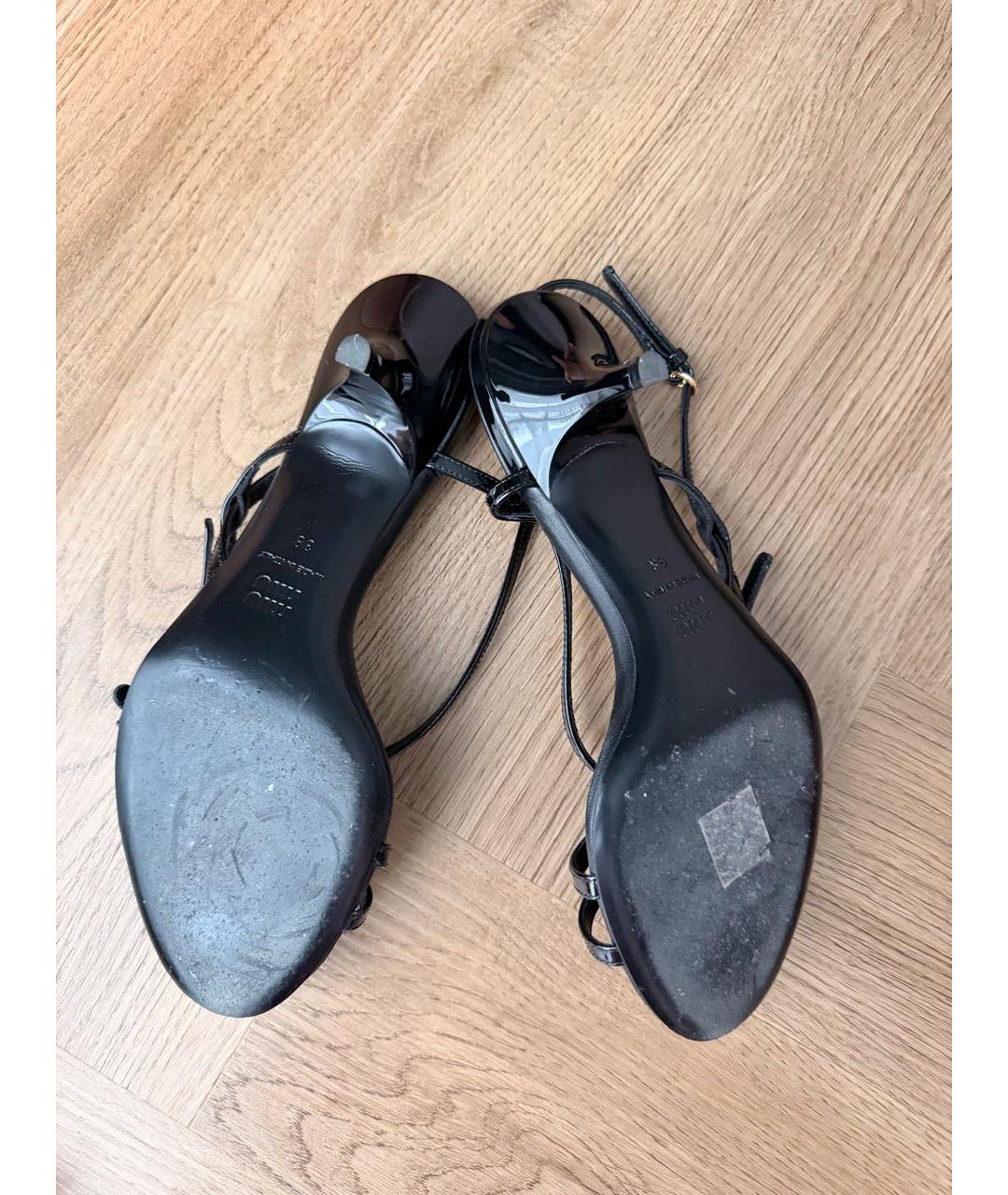 MIU MIU Черные босоножки из лакированной кожи, фото 5