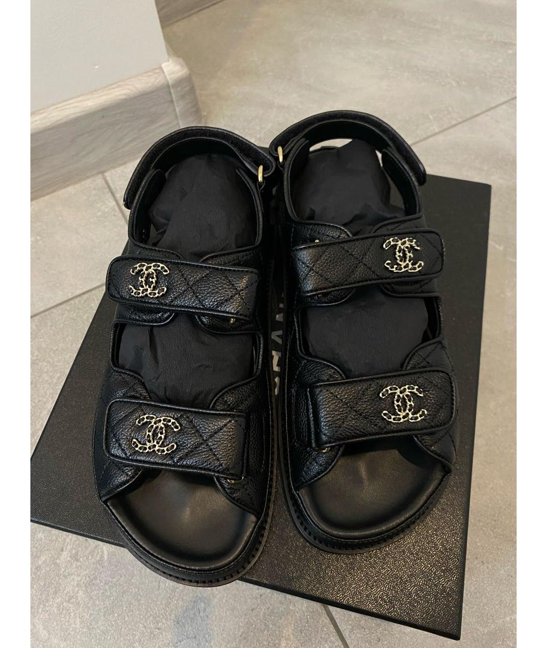 CHANEL Черные кожаные сандалии, фото 2