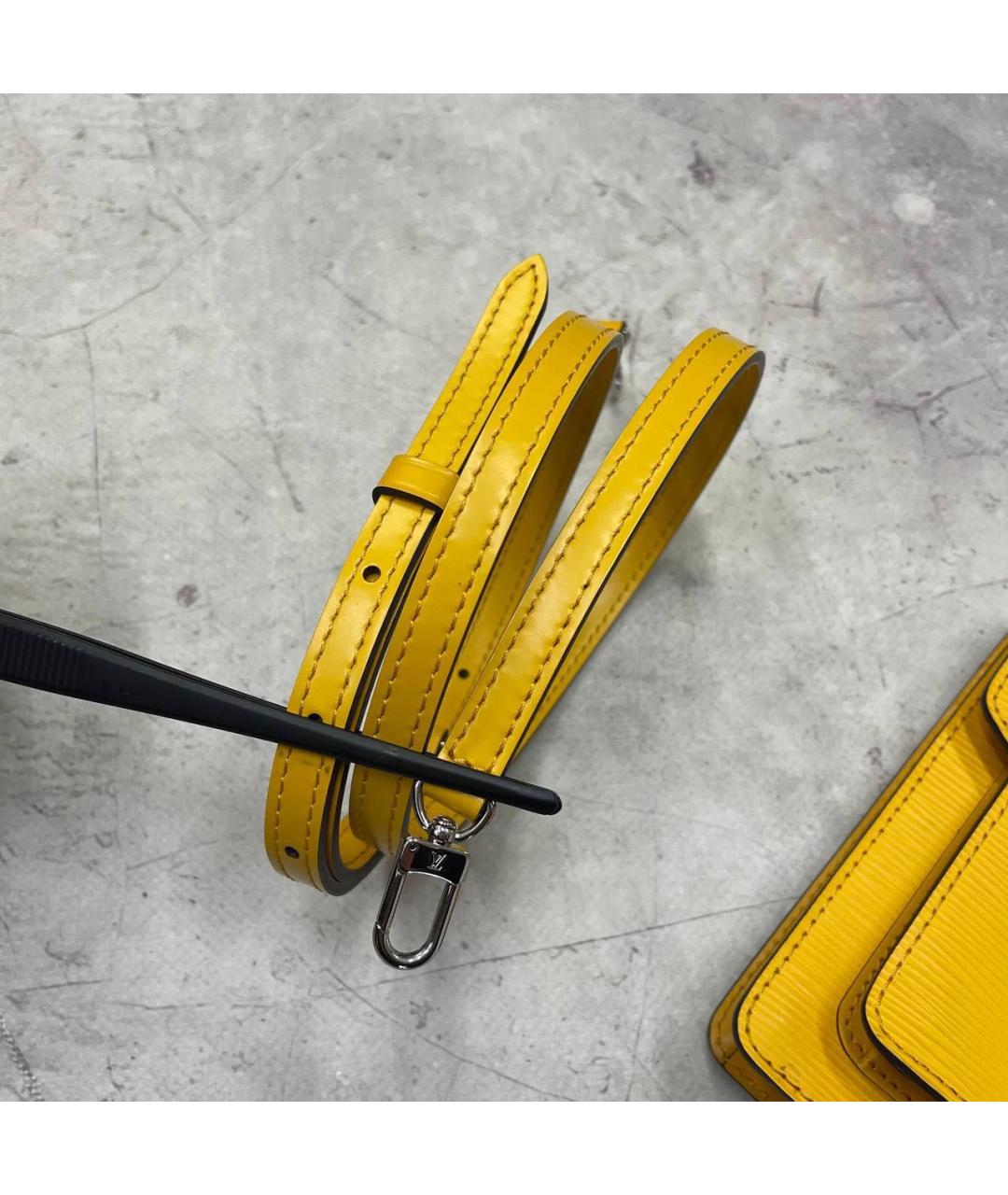 LOUIS VUITTON Горчичная кожаная сумка через плечо, фото 5