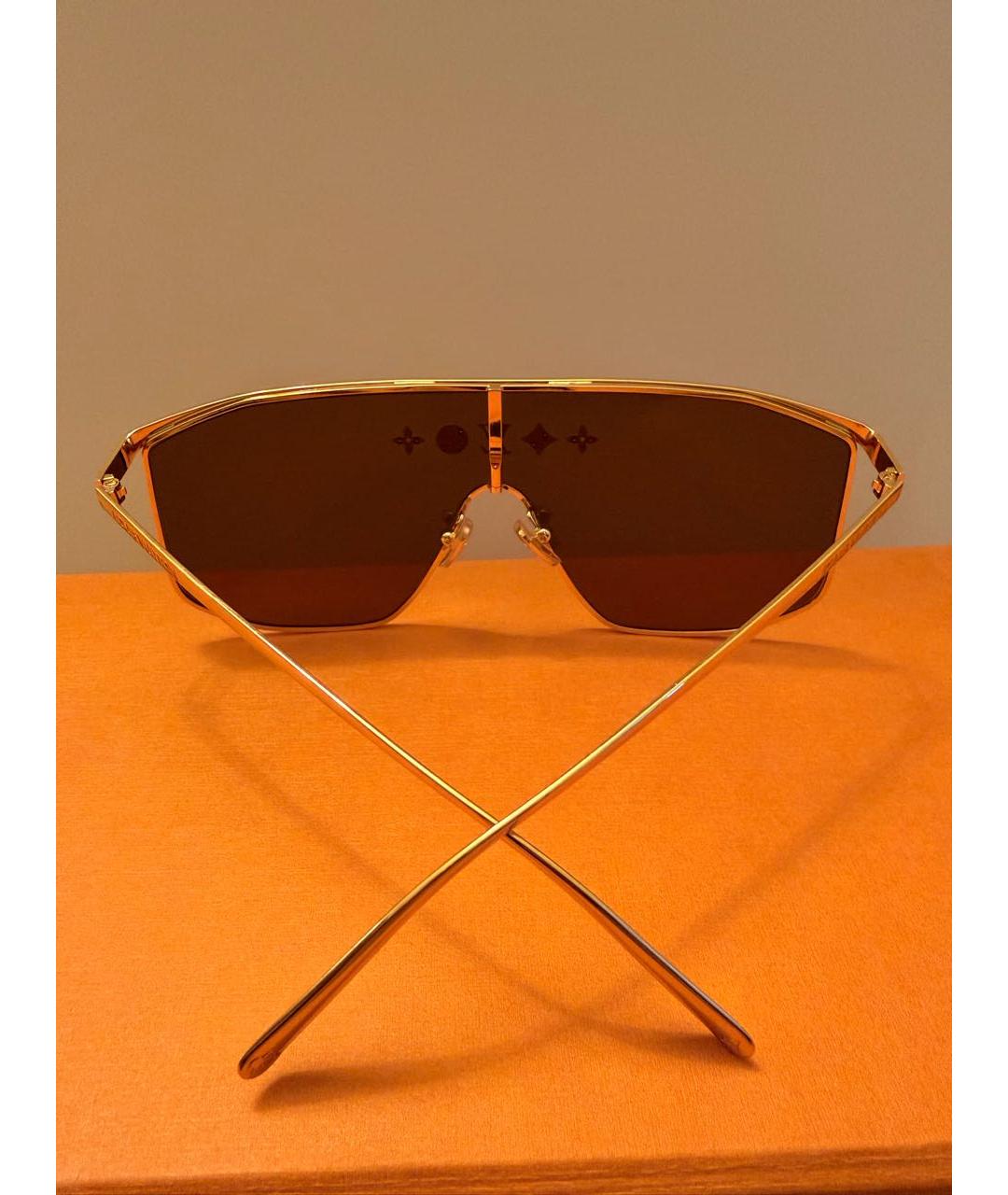 LOUIS VUITTON Золотые металлические солнцезащитные очки, фото 5