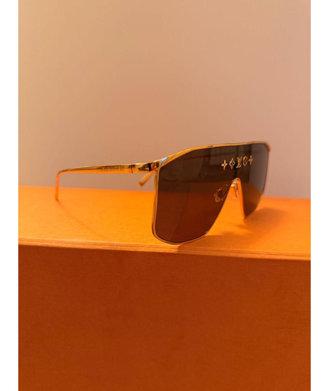 LOUIS VUITTON Золотые металлические солнцезащитные очки, фото 2
