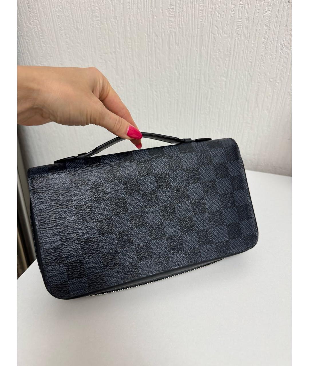 LOUIS VUITTON Темно-синяя барсетка, фото 2