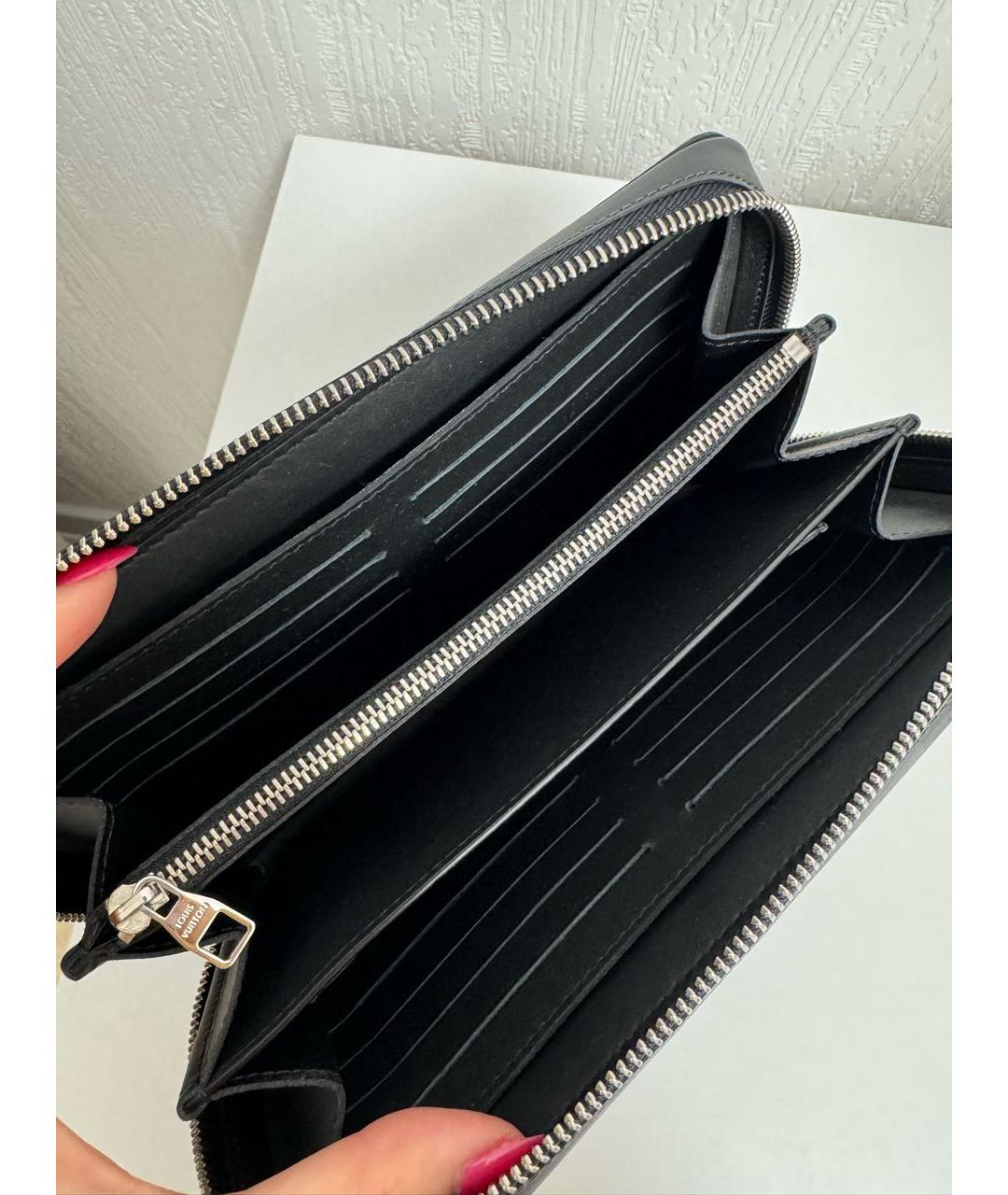 LOUIS VUITTON Темно-синяя барсетка, фото 4