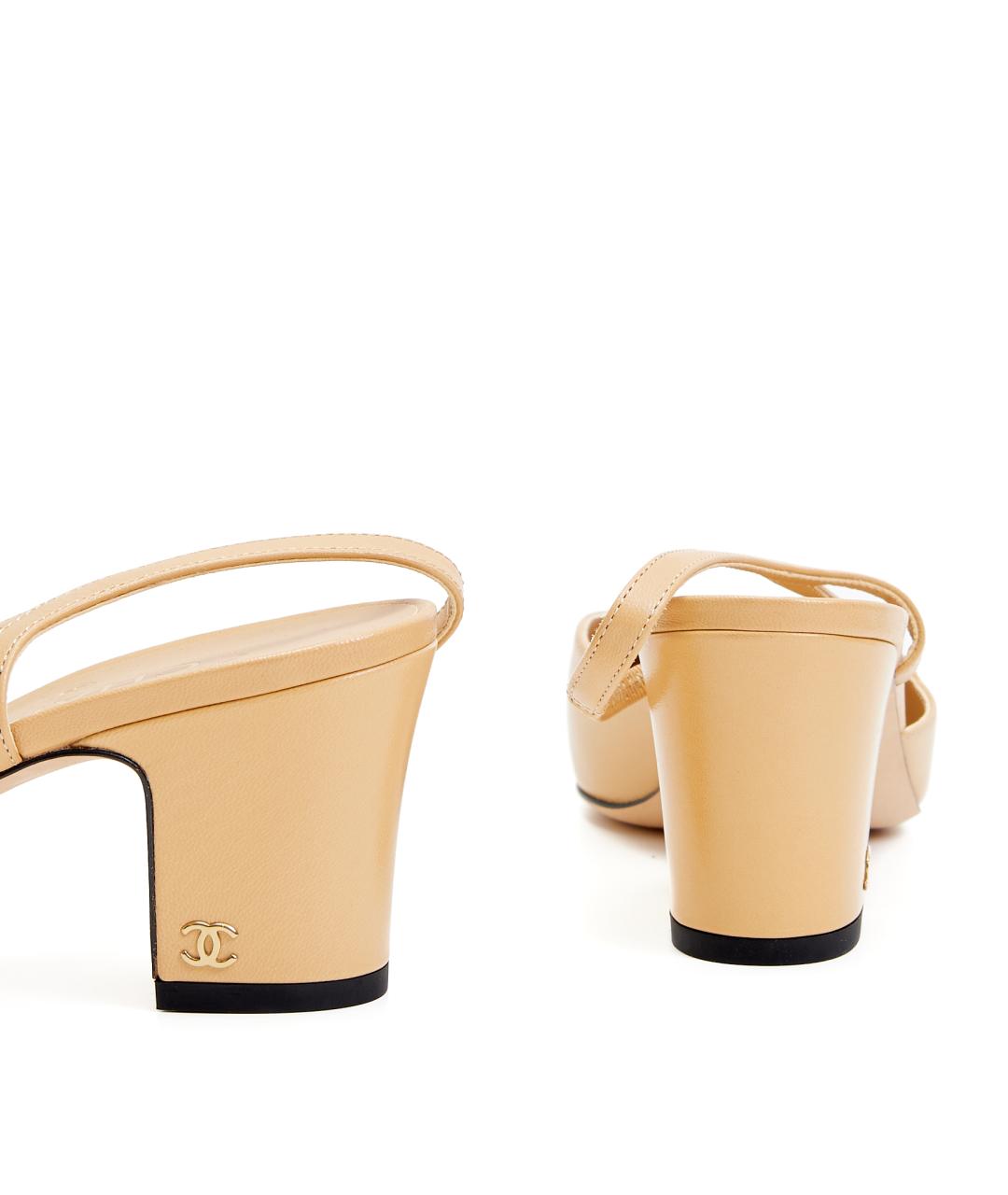 CHANEL Бежевые кожаные босоножки, фото 3