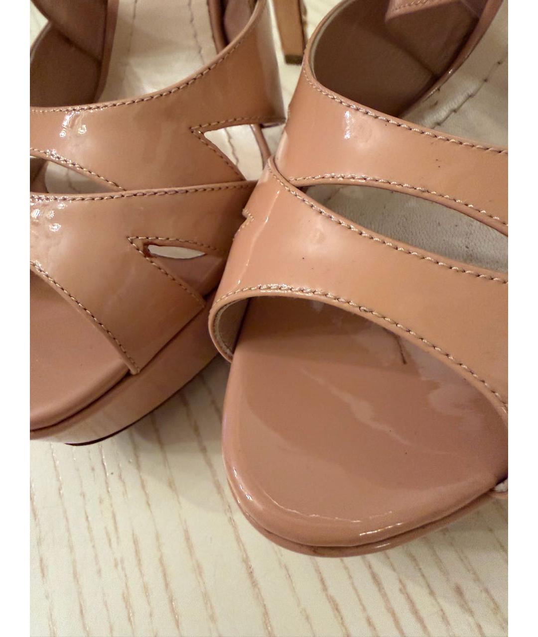 CHRISTIAN DIOR Бежевые босоножки из лакированной кожи, фото 7