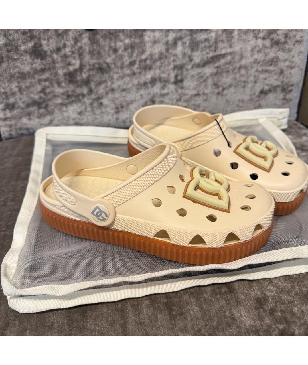 DOLCE & GABBANA KIDS Бежевые резиновые сандалии и шлепанцы, фото 5