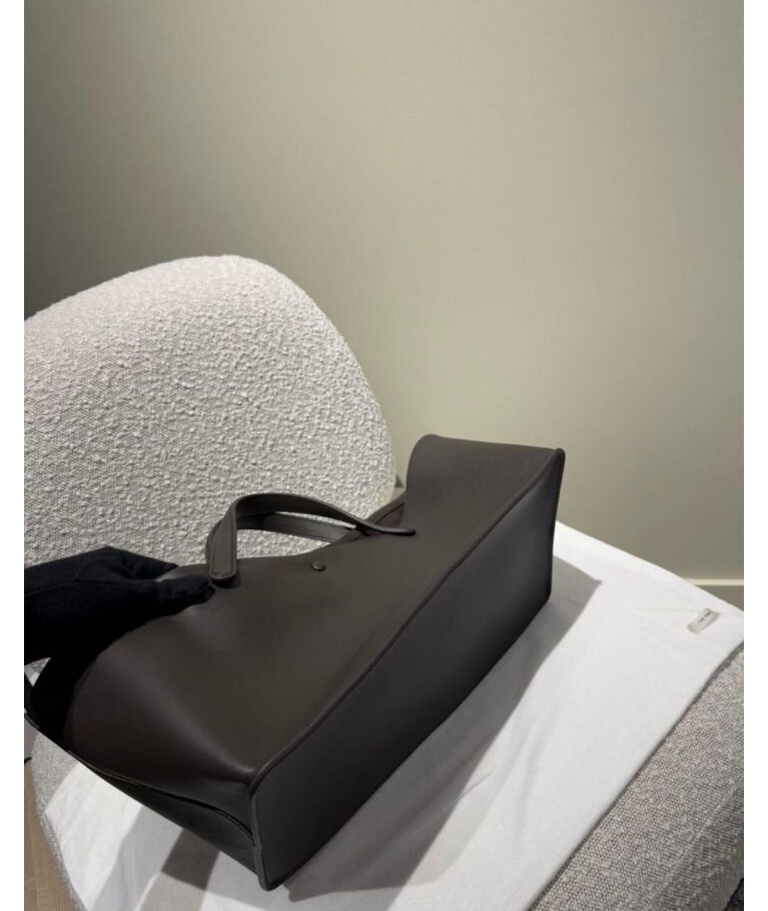 THE ROW Коричневая кожаная сумка тоут, фото 3