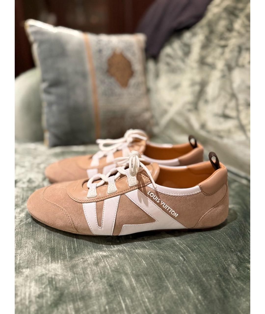 LOUIS VUITTON Бежевые замшевые кроссовки, фото 4