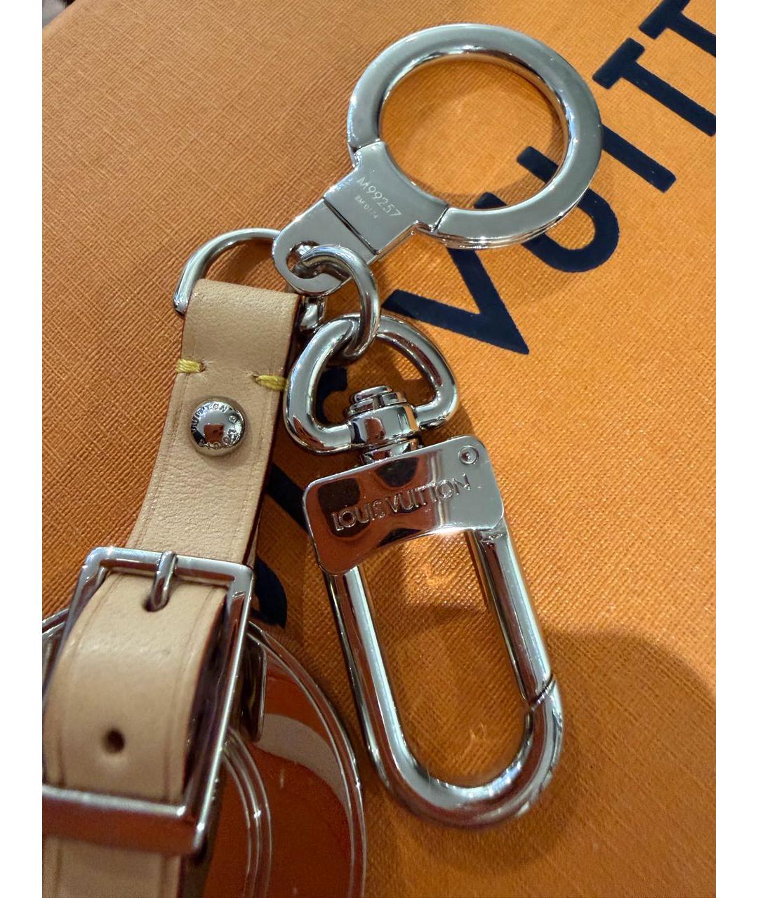 LOUIS VUITTON Серебрянный брелок, фото 4