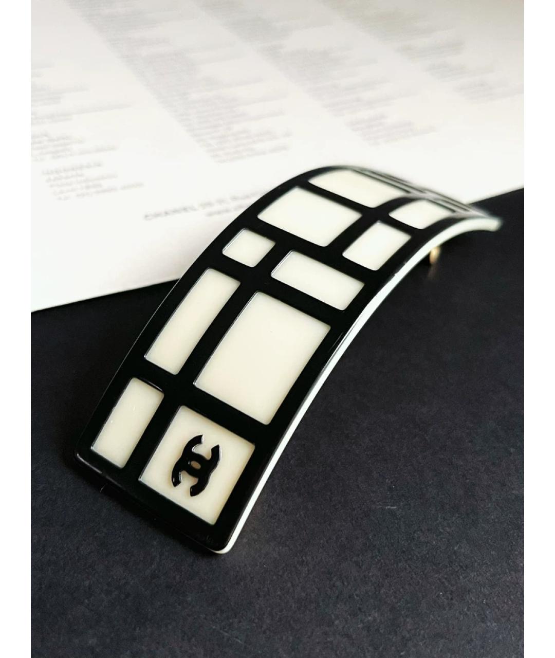 CHANEL Белая заколка, фото 3