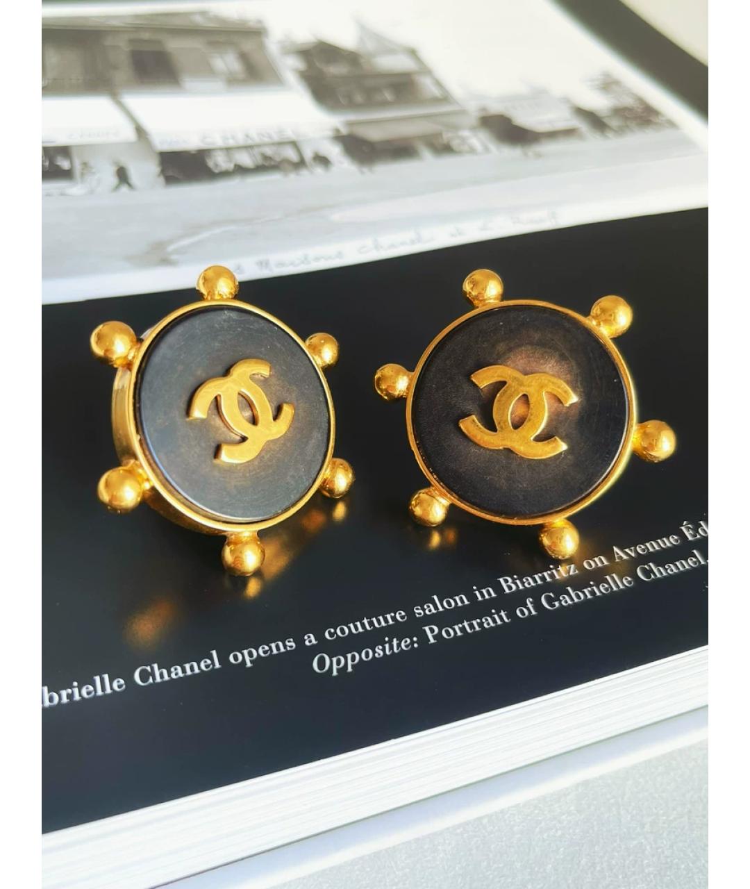 CHANEL Черные металлические клипсы, фото 5