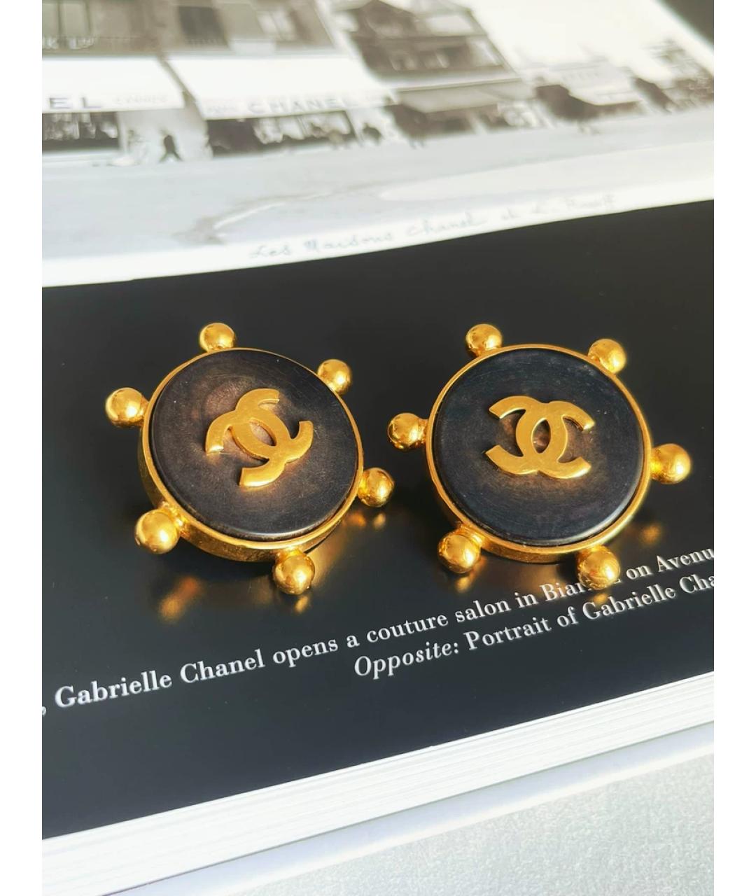 CHANEL Черные металлические клипсы, фото 4