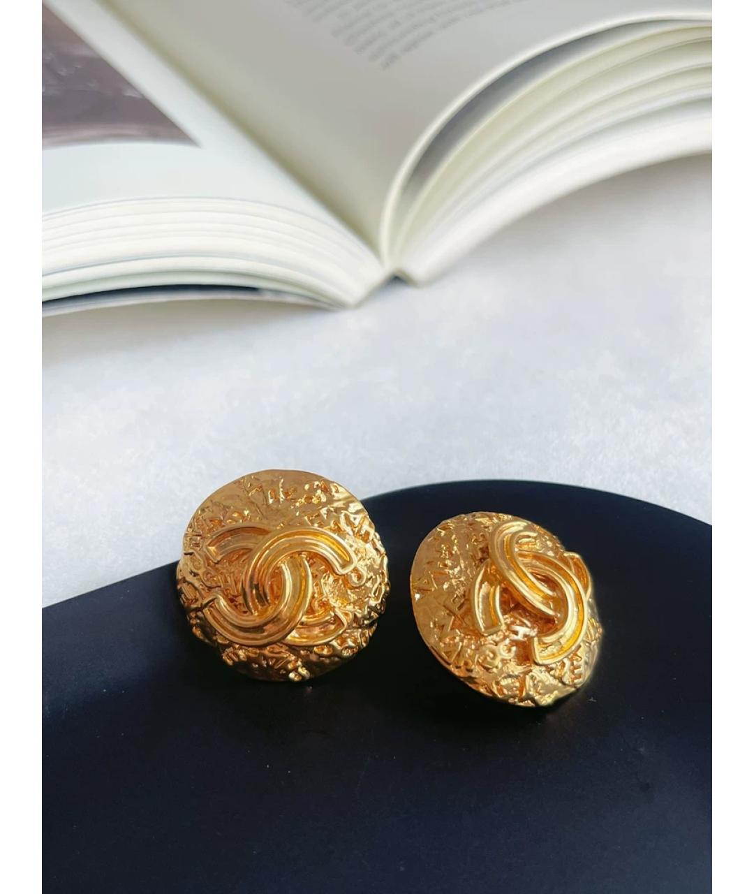 CHANEL Золотые металлические клипсы, фото 2