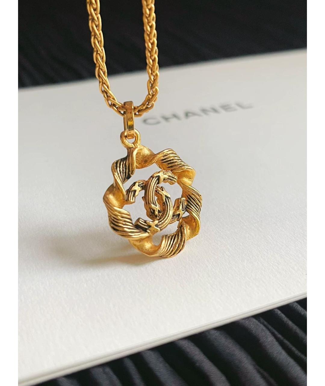 CHANEL Золотая металлическая подвеска, фото 4