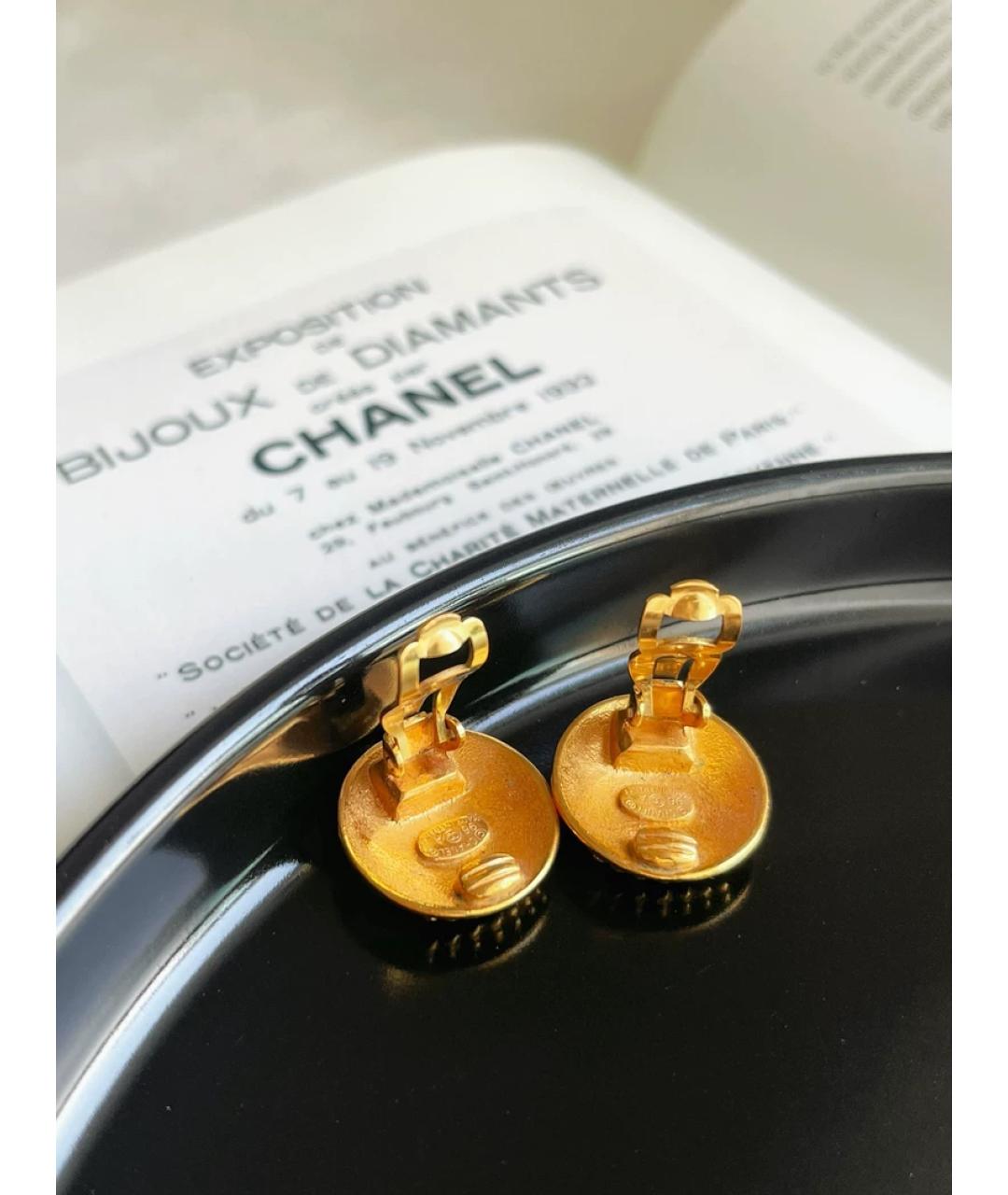 CHANEL Золотые металлические клипсы, фото 3