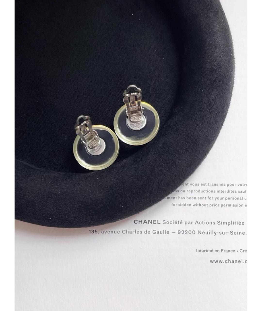 CHANEL Черные пластиковые клипсы, фото 3