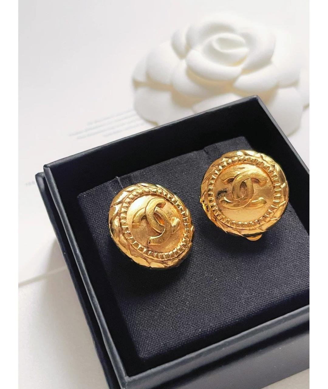 CHANEL Золотые металлические клипсы, фото 3