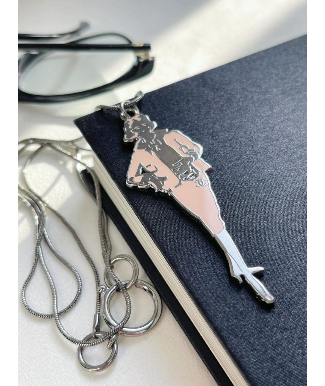 CHANEL Розовая металлическая подвеска, фото 3