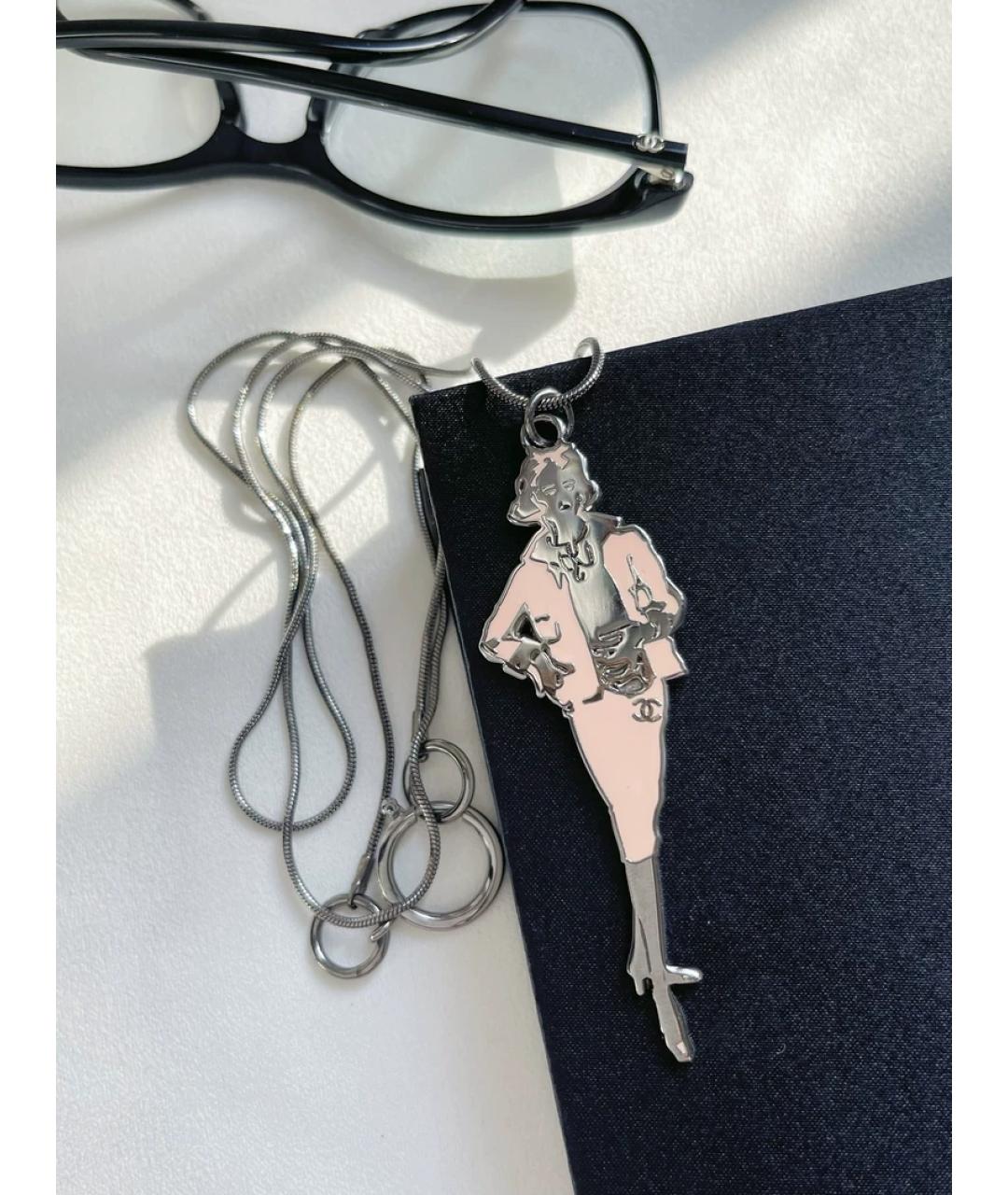 CHANEL Розовая металлическая подвеска, фото 2