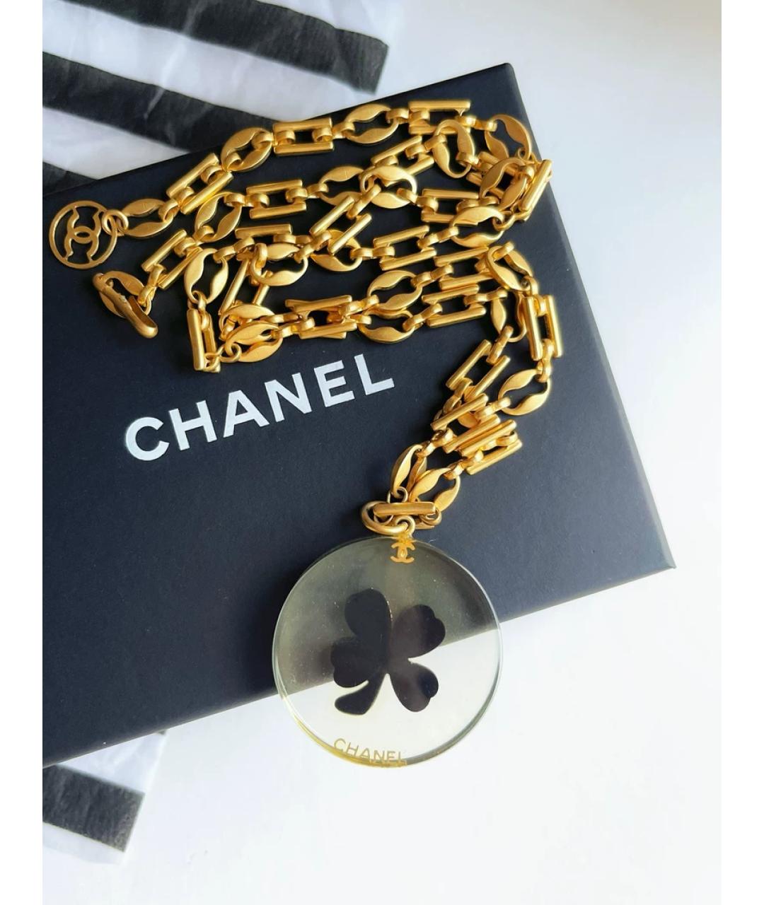 CHANEL Золотая пластиковая подвеска, фото 3
