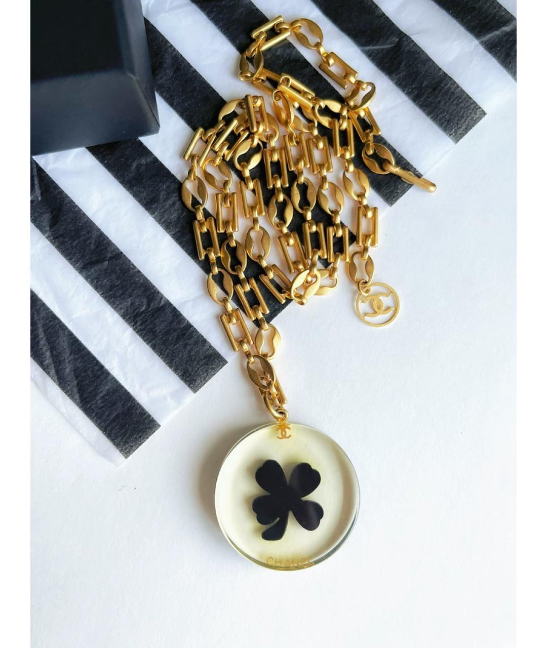 CHANEL Золотая пластиковая подвеска, фото 2