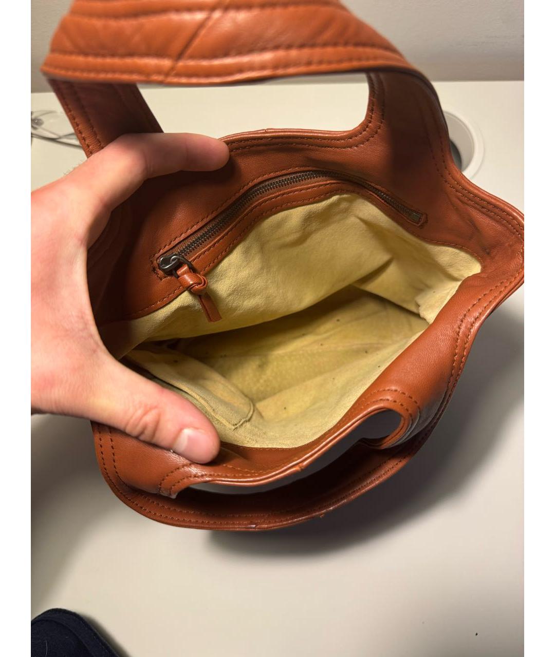 BOTTEGA VENETA Коричневая кожаная сумка с короткими ручками, фото 4