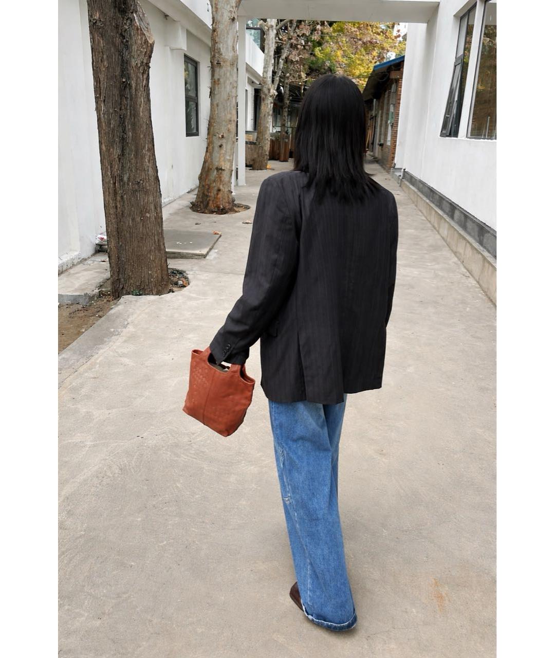 BOTTEGA VENETA Коричневая кожаная сумка с короткими ручками, фото 8