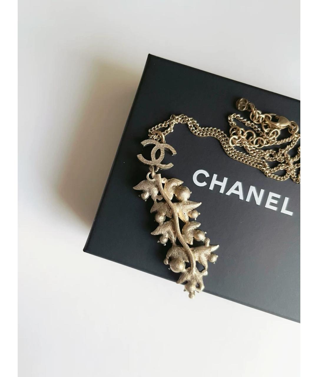 CHANEL Золотая металлическая подвеска, фото 3