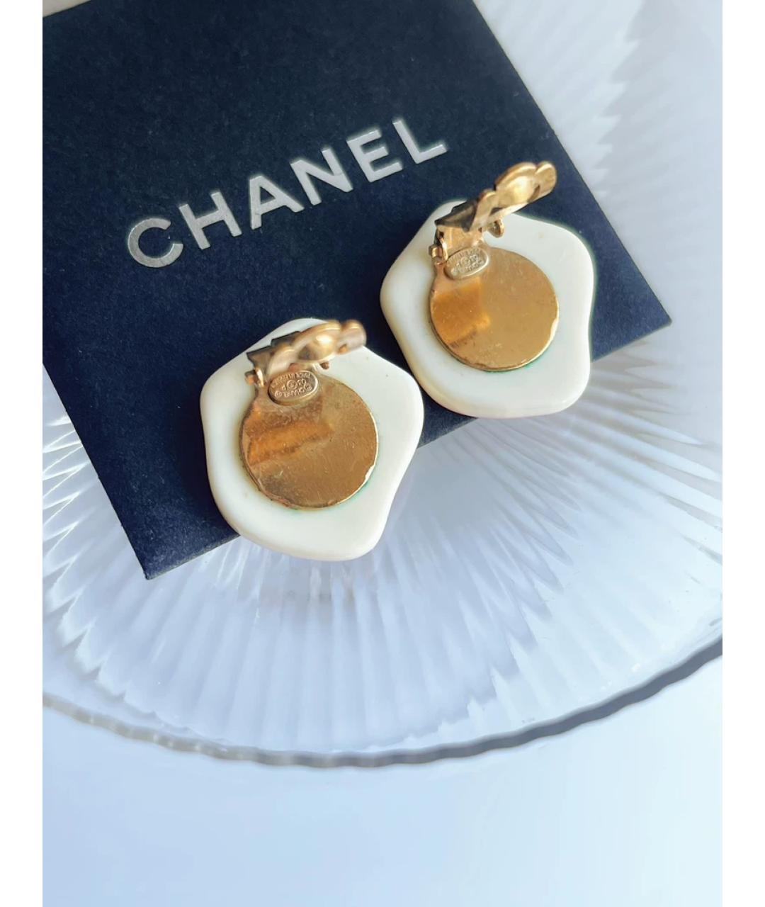 CHANEL Розовые пластиковые клипсы, фото 2