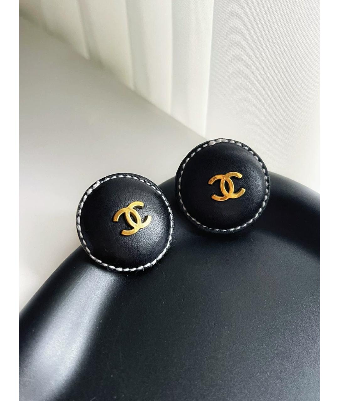 CHANEL Черные кожаные клипсы, фото 3