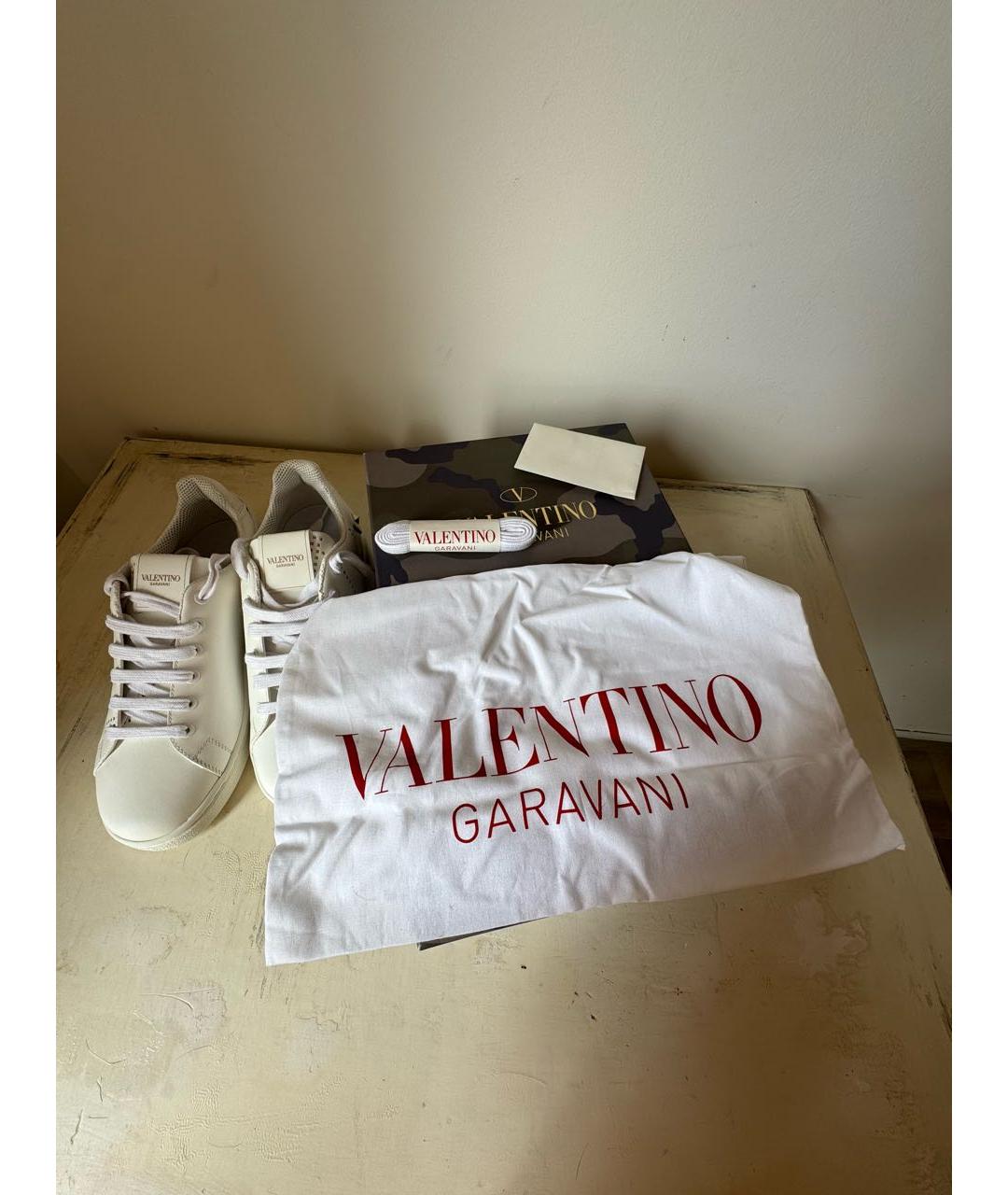 VALENTINO Белые кожаные кроссовки, фото 7