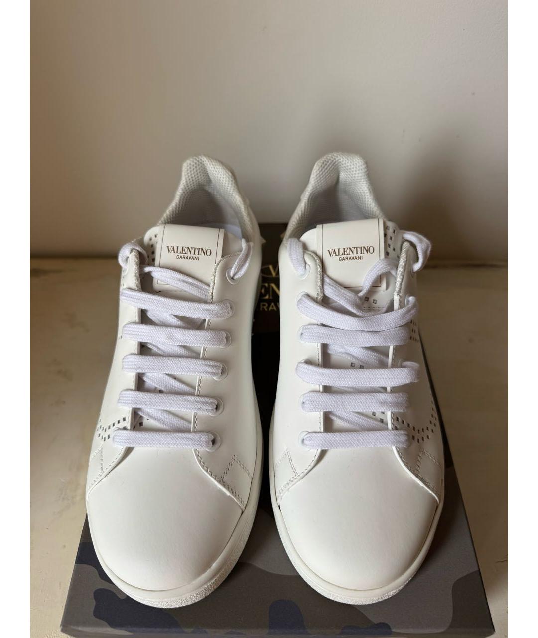 VALENTINO Белые кожаные кроссовки, фото 2