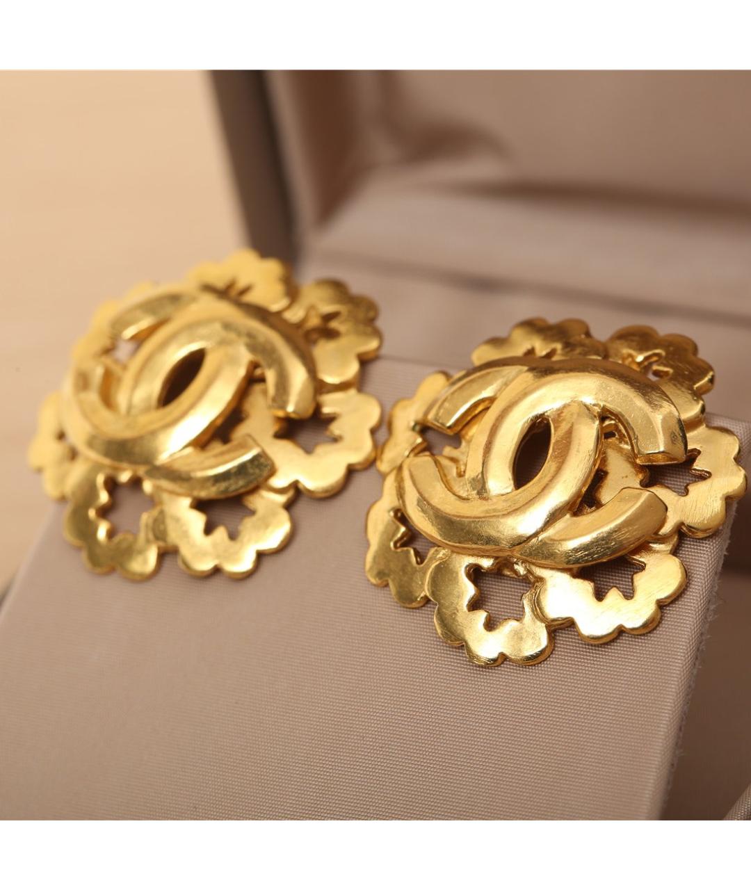CHANEL Золотые металлические клипсы, фото 2