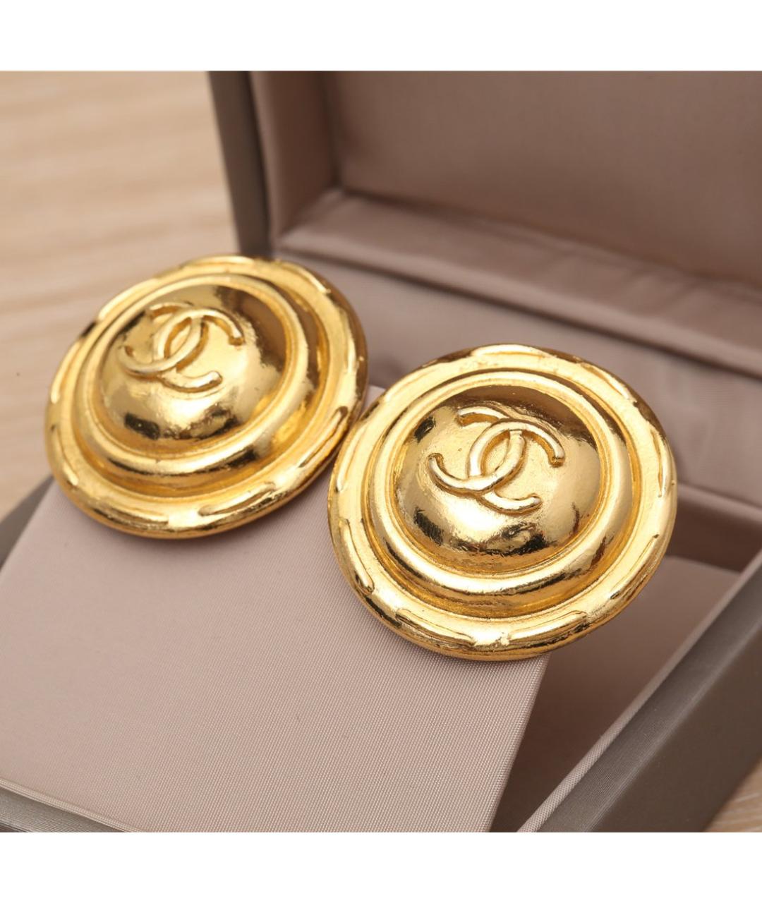 CHANEL Золотые металлические клипсы, фото 2