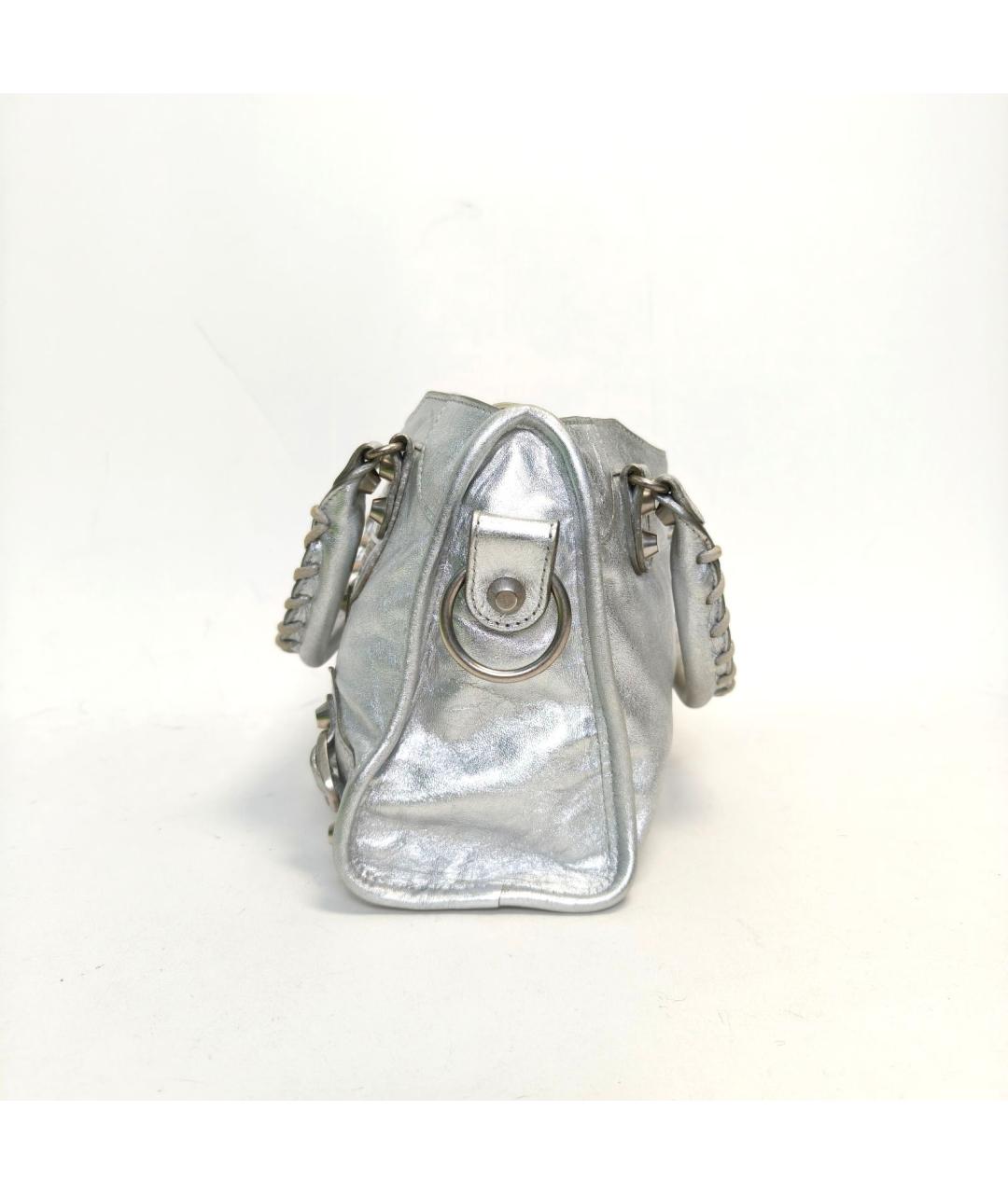 BALENCIAGA Серебряная кожаная сумка с короткими ручками, фото 4