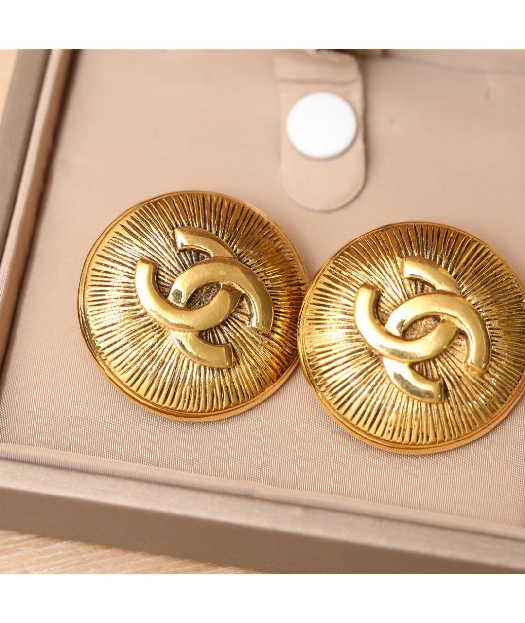 CHANEL Золотые металлические клипсы, фото 2