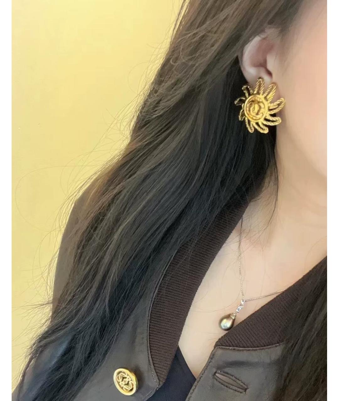 CHANEL Золотые металлические клипсы, фото 4