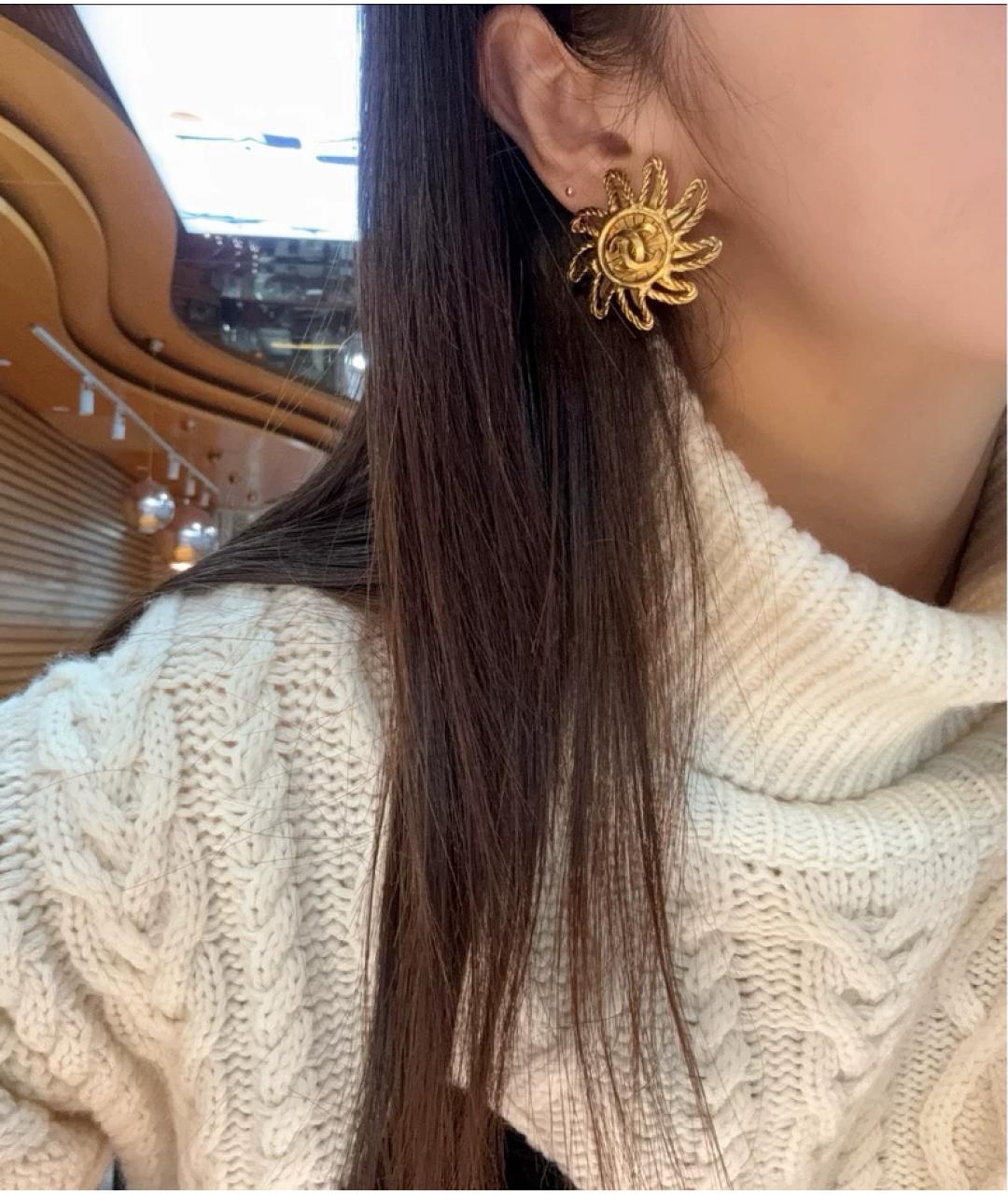 CHANEL Золотые металлические клипсы, фото 5