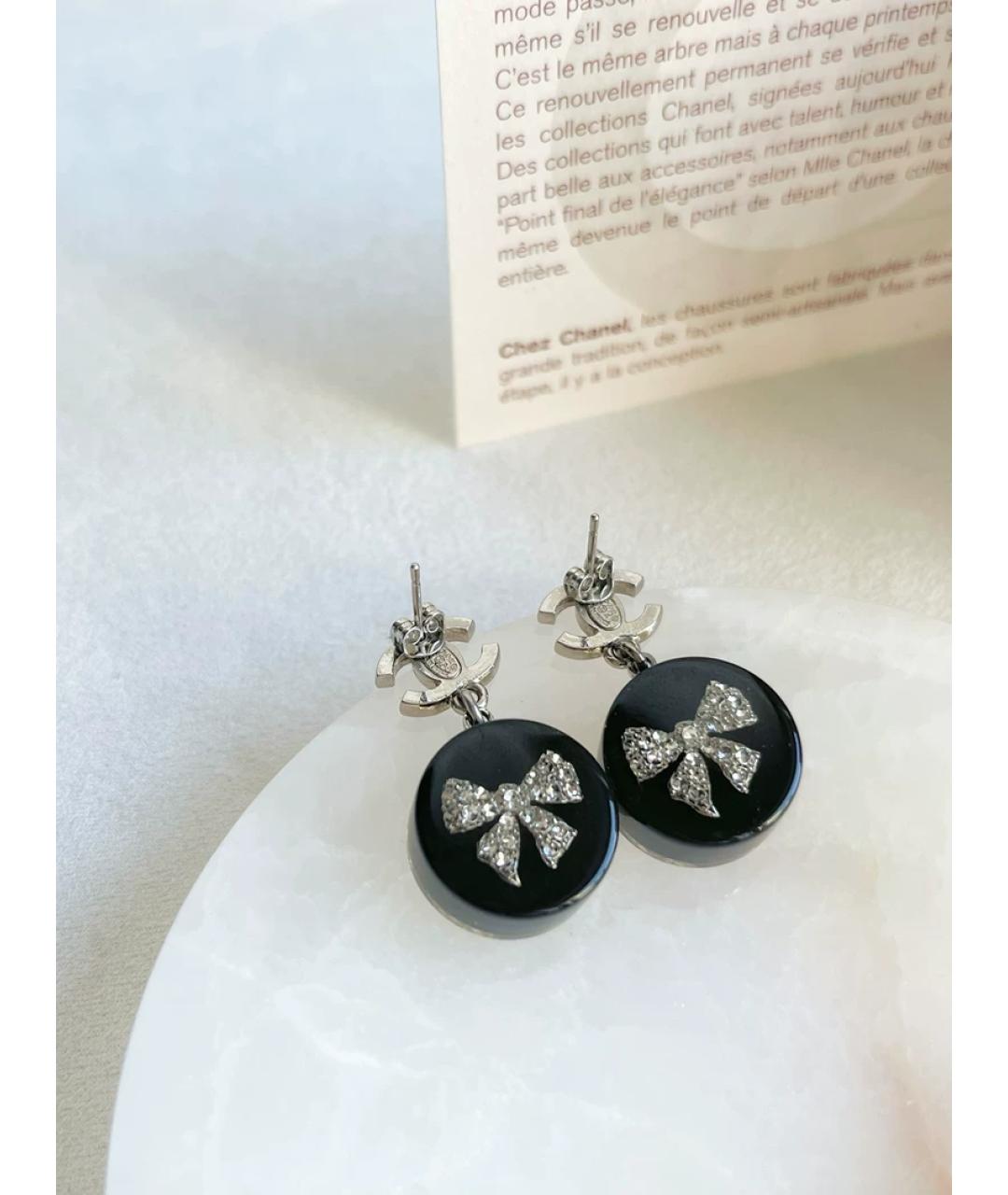 CHANEL Черные пластиковые серьги, фото 2
