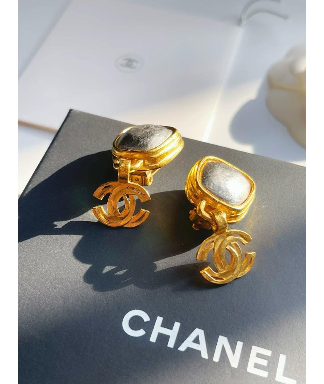 CHANEL Золотые металлические клипсы, фото 2