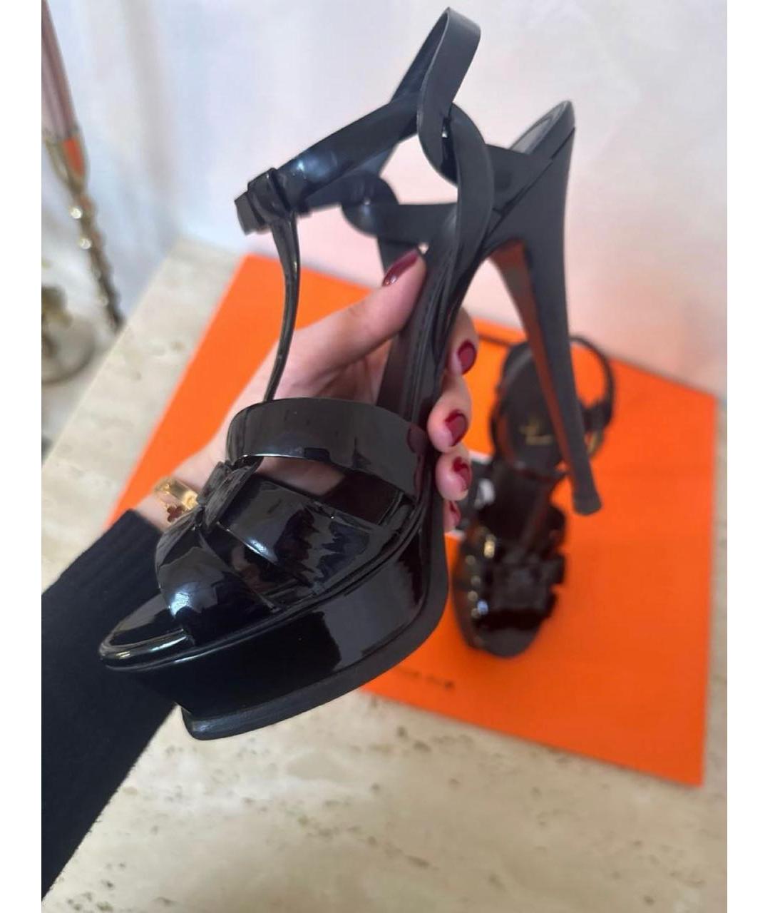 SAINT LAURENT Черные босоножки из лакированной кожи, фото 4