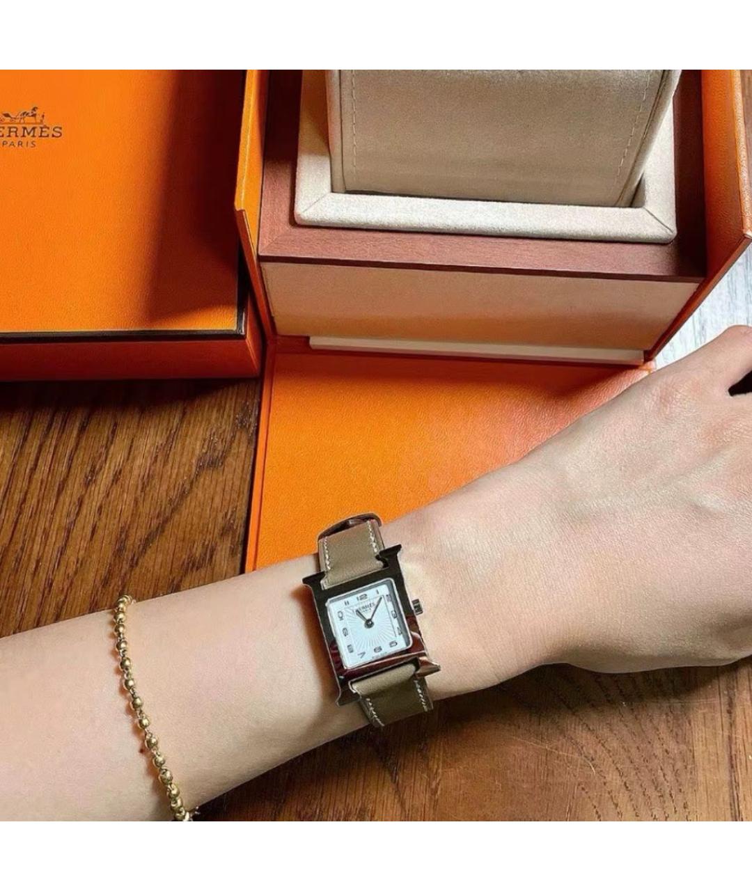 HERMES Бежевые стальные часы, фото 7