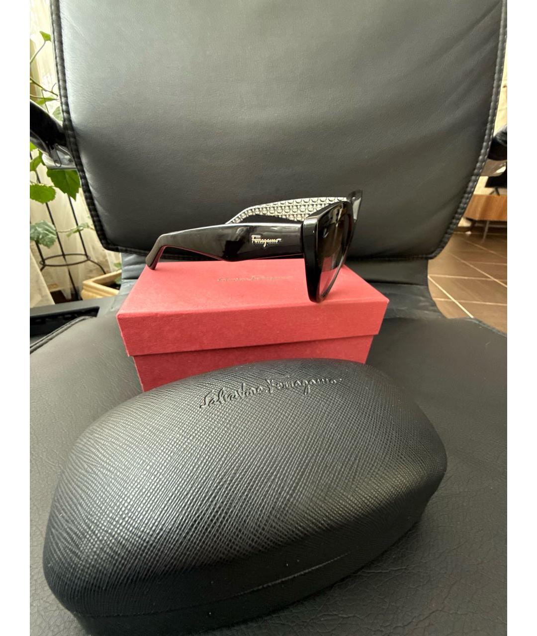 FERRAGAMO Черные пластиковые солнцезащитные очки, фото 2