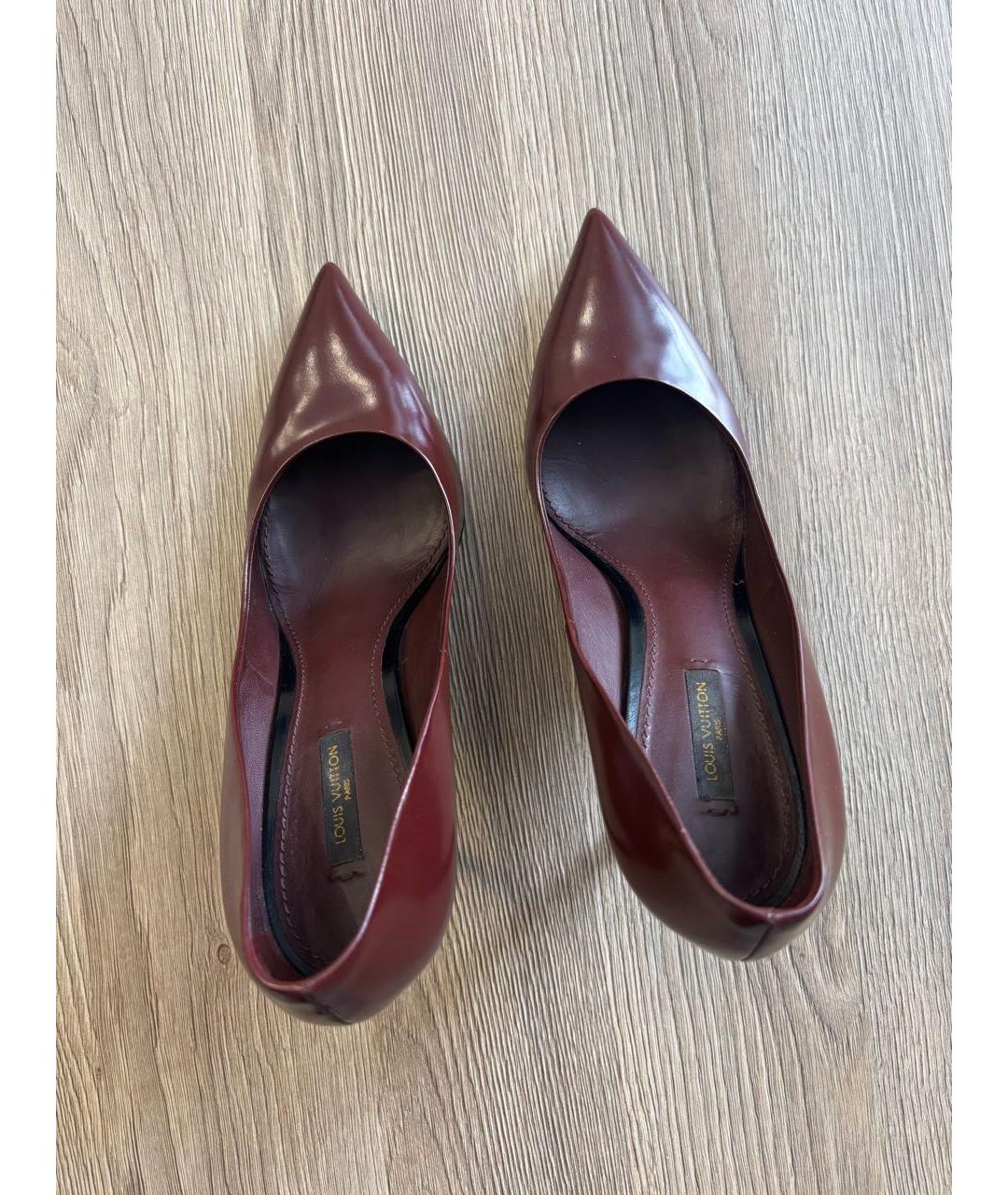LOUIS VUITTON Бордовые туфли из лакированной кожи, фото 3