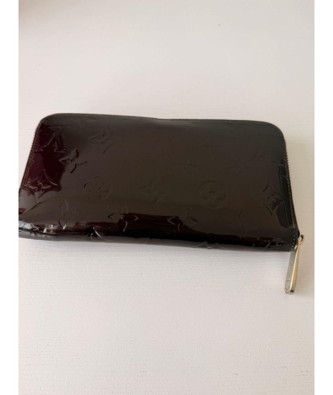 LOUIS VUITTON Бордовый кошелек из лакированной кожи, фото 3